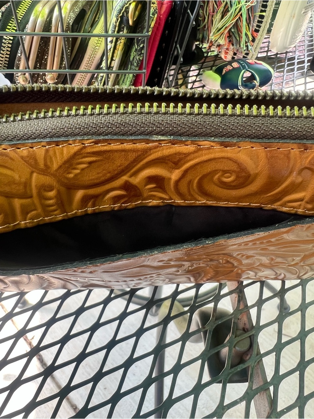 Patricia Nash Embossed Floral Leather Wristlet / Wallet in Tan NWT - Picture 7 of 7